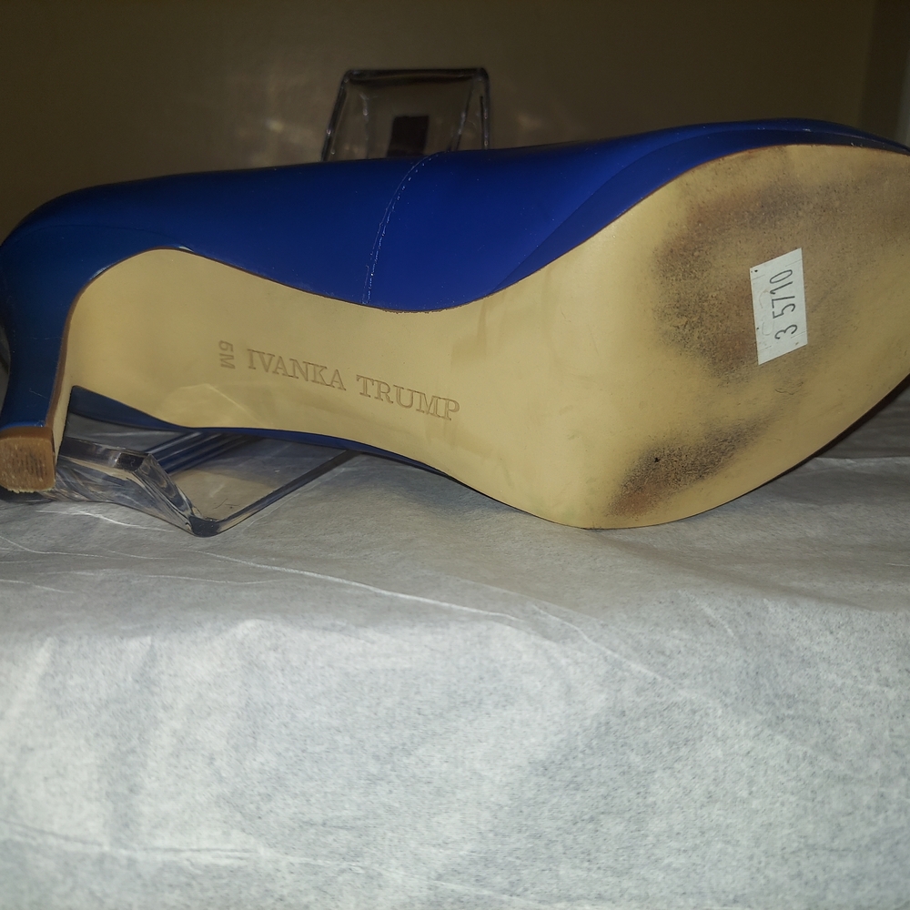 Blue Pumps - Picture 4 of 6